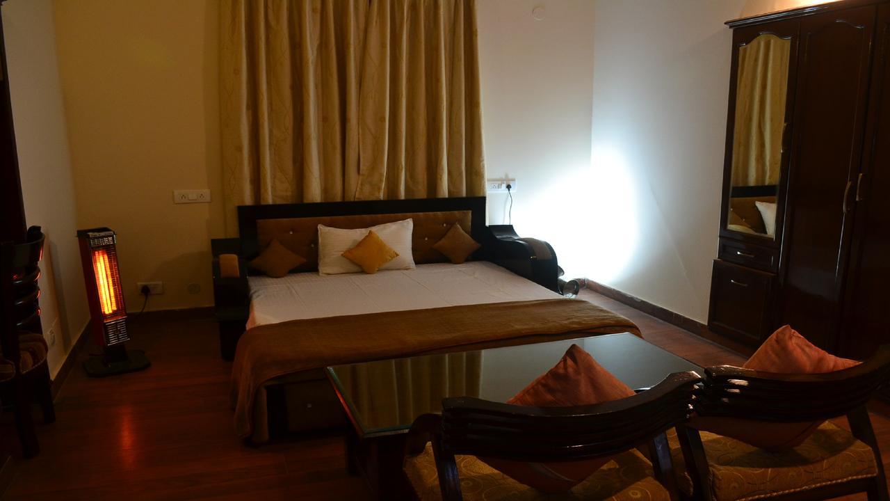 Oyo 19024 Majestic Oak Bush Hotel Mussoorie Eksteriør billede