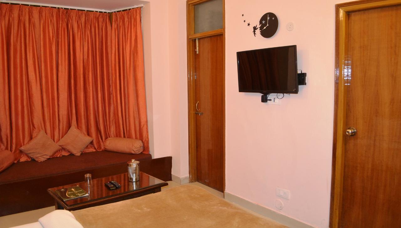 Oyo 19024 Majestic Oak Bush Hotel Mussoorie Eksteriør billede